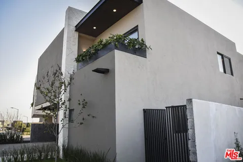 $675,000 | 1 La Espiga Avenue, Unit 108, Other, XX 76146