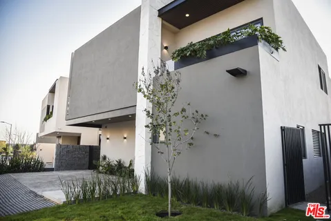 $675,000 | 1 La Espiga Avenue, Unit 108, Other, XX 76146