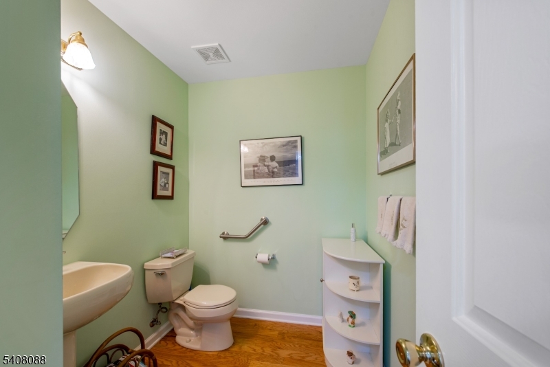 136 Crestview Lane Mount Arlington, NJ 07856 - Photo 11 of 29