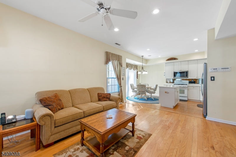 136 Crestview Lane Mount Arlington, NJ 07856 - Photo 8 of 29