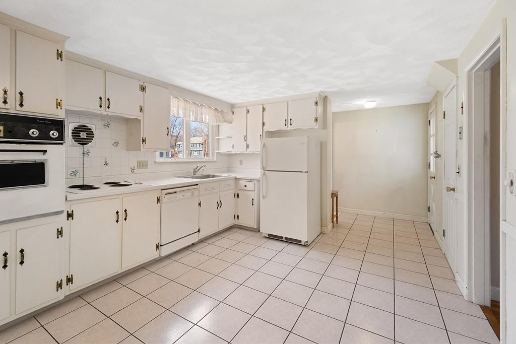 23 Plymouth Road Wakefield, MA 01880 - Photo 12 of 30 Gallery Image 12