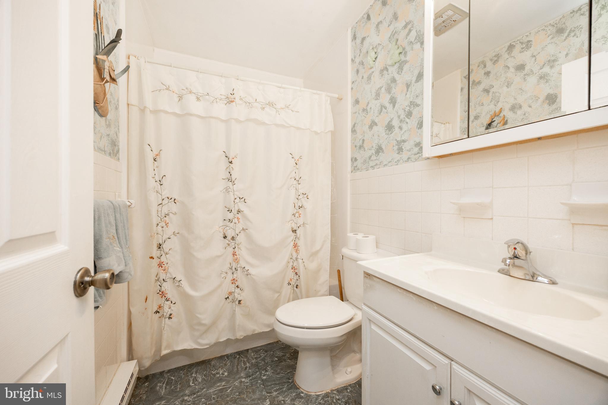 1435 Lenape Road West Chester, PA 19382 - Photo 20 of 35 Hall Bat