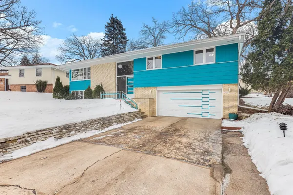 $399,900 | 160 Stonybrook Way Northeast, Fridley, MN 55432