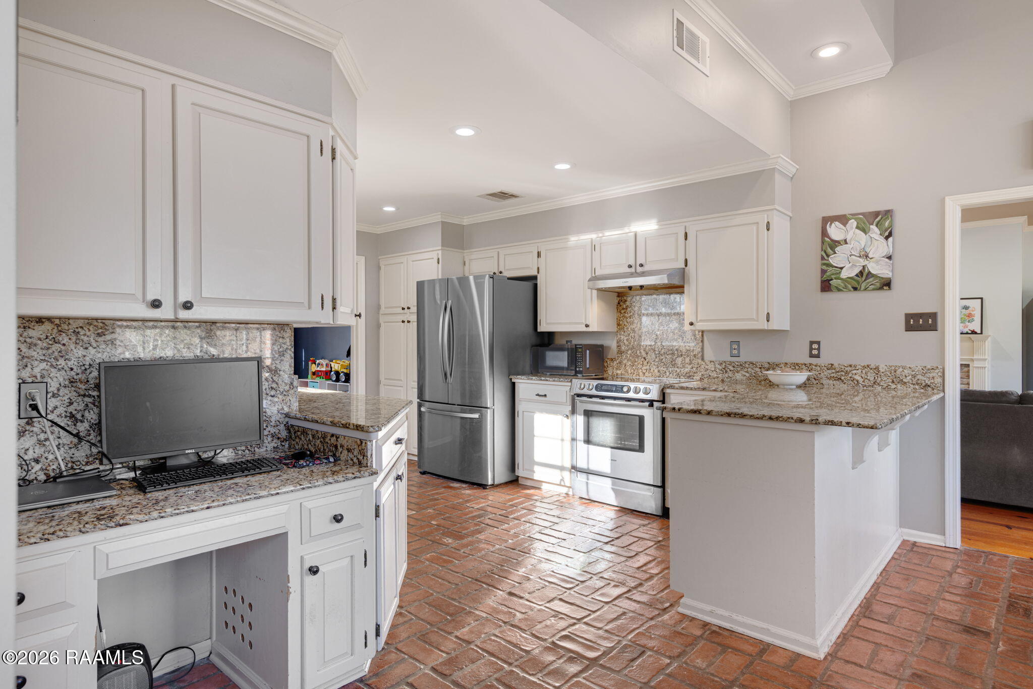 407 Kilbourne Circle Carencro, LA 70520 - Photo 12 of 27 Computer Nook | Kitchen 2