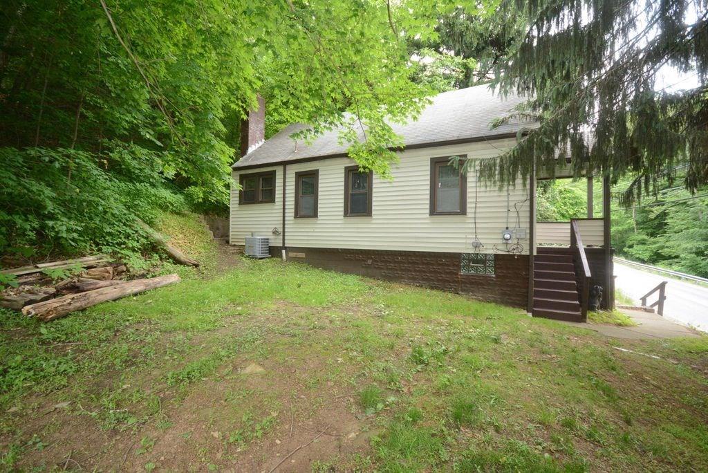 217 Arndt Road Pittsburgh, PA 15237 - Photo 2 of 13 Gallery Image 2