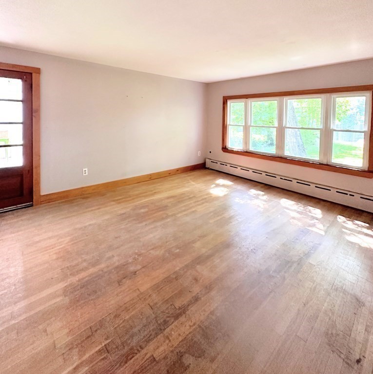 29 Snake Pond Road Gardner, MA 01440 - Photo 6 of 15 Gallery Image 6