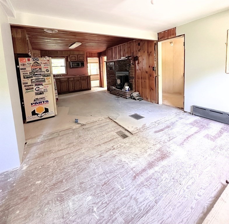 29 Snake Pond Road Gardner, MA 01440 - Photo 10 of 15 Gallery Image 10