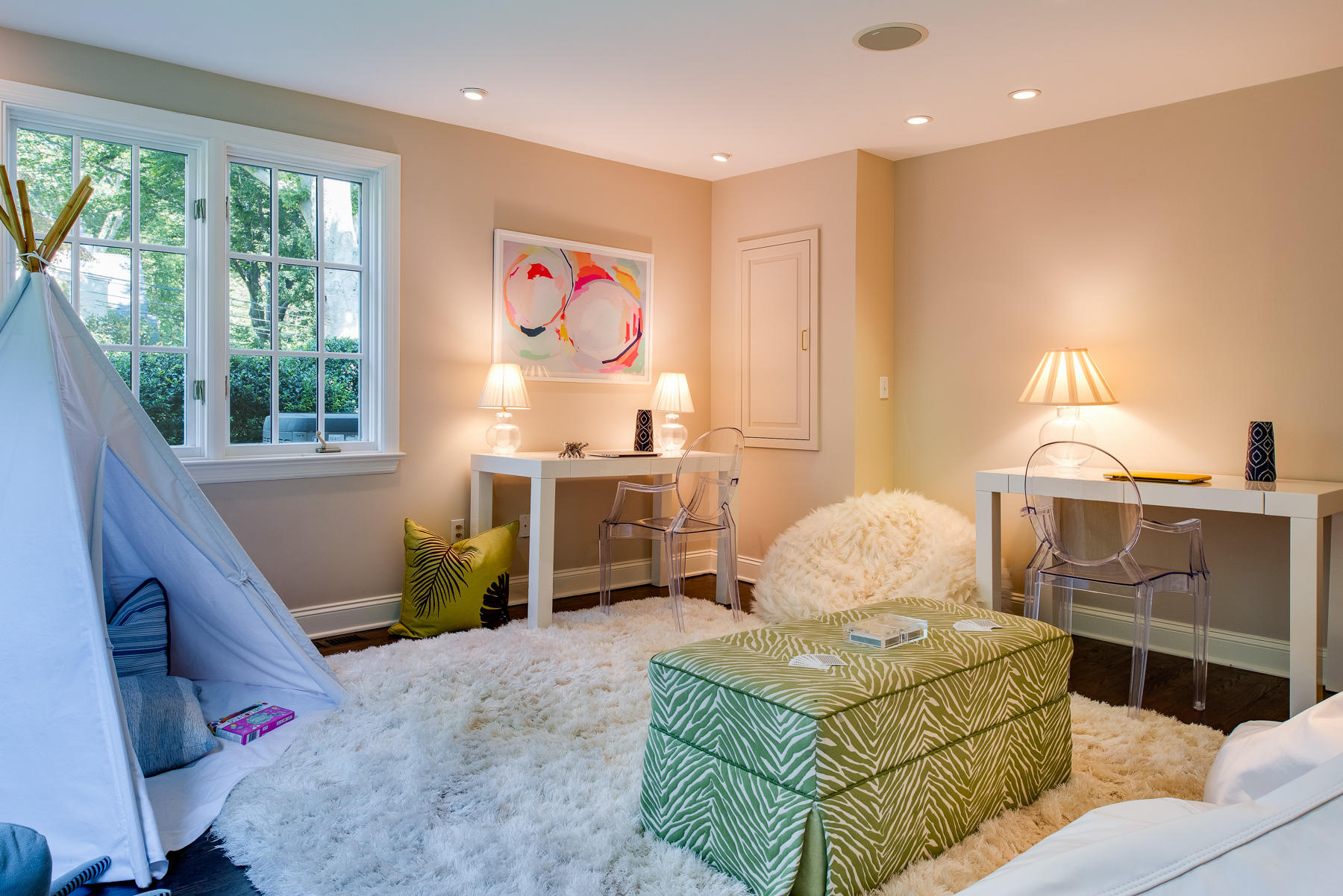 10 Meadowbrook Road Darien, CT 06820 - Photo 14 of 42 a living room with furniture and a window