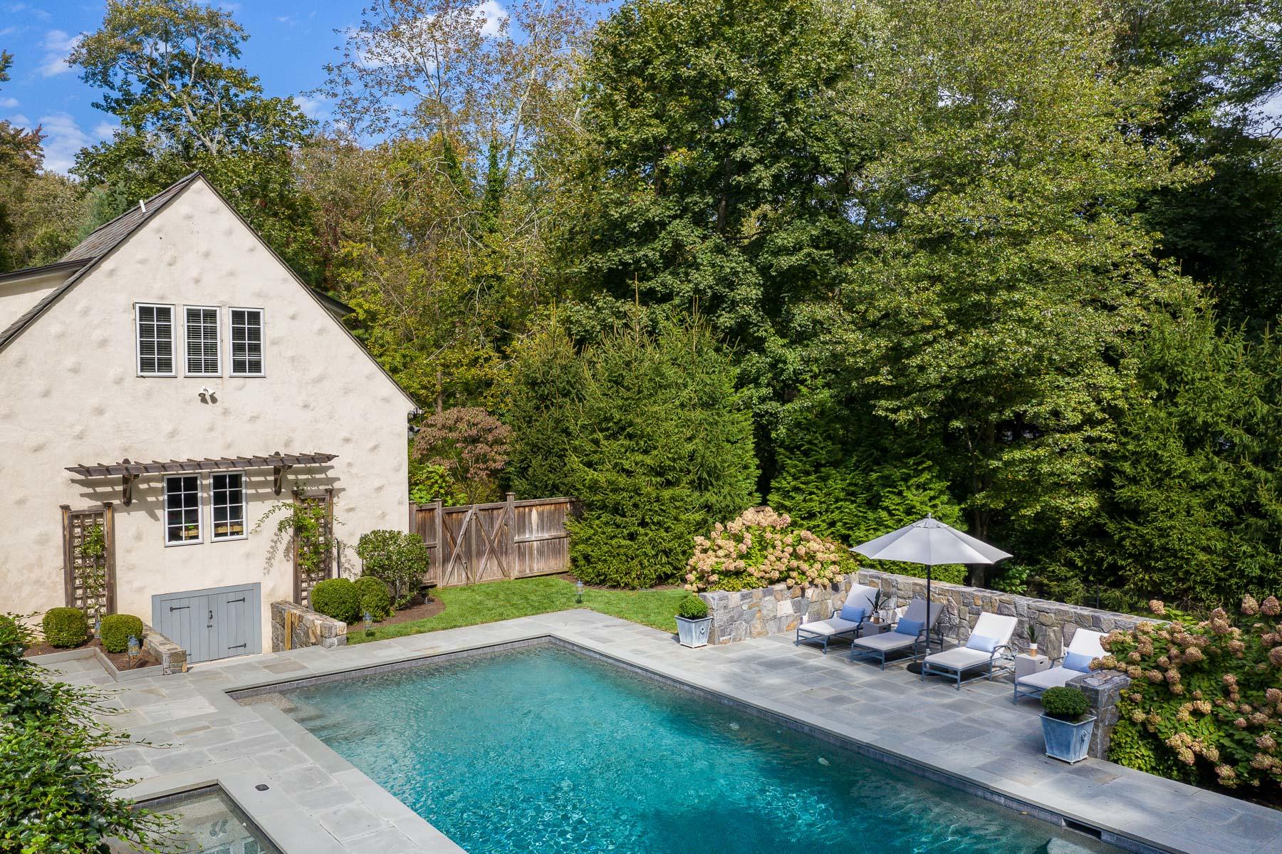 10 Meadowbrook Road Darien, CT 06820 - Photo 35 of 42 a view of a house with backyard and sitting area