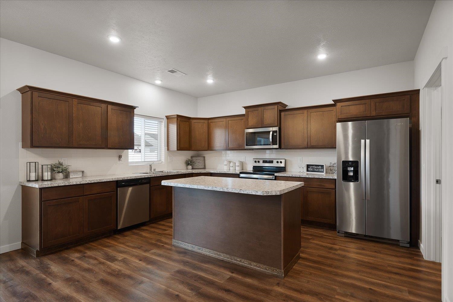 10415 West Salmonberry Road Cheney, WA 99004 - Photo 3 of 37