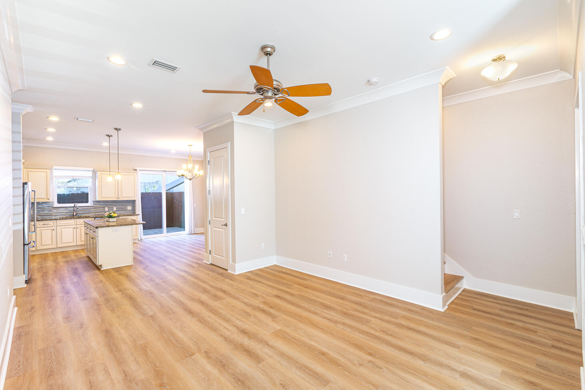 995 Airport Road, Unit 54 Destin, FL 32541 - Photo 4 of 31 a view of a living room