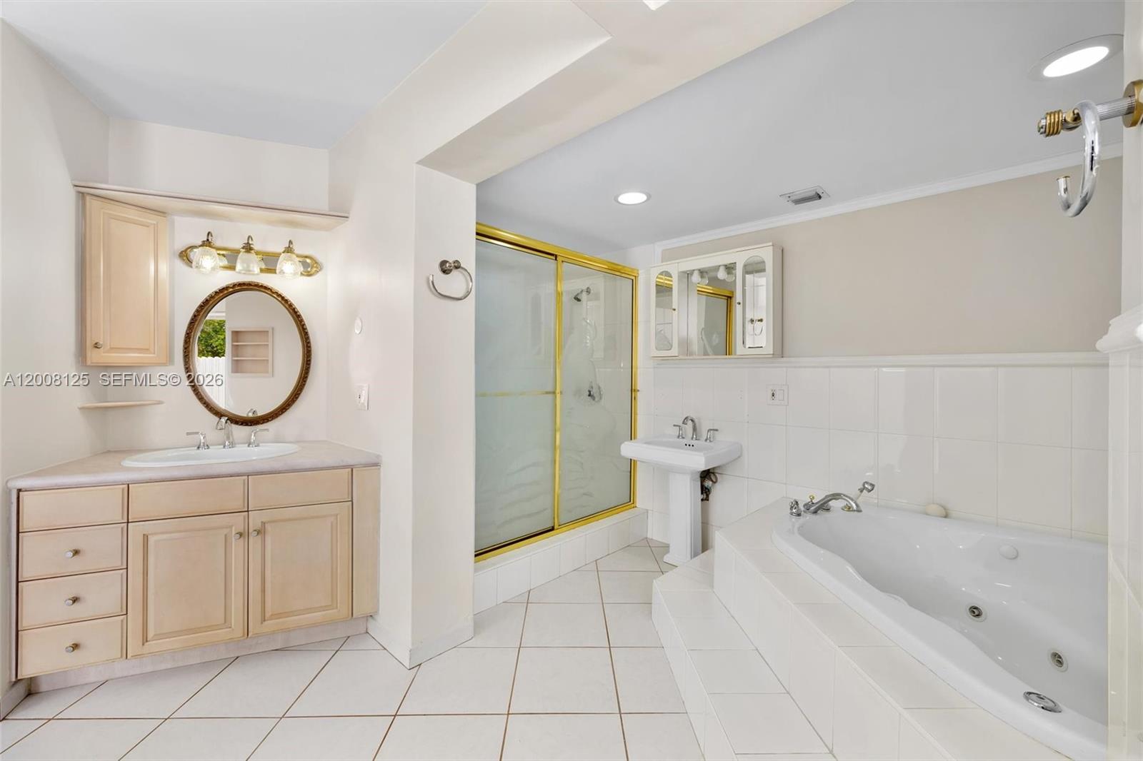 10320 Southwest 38th Terrace Miami, FL 33165 - Photo 15 of 20