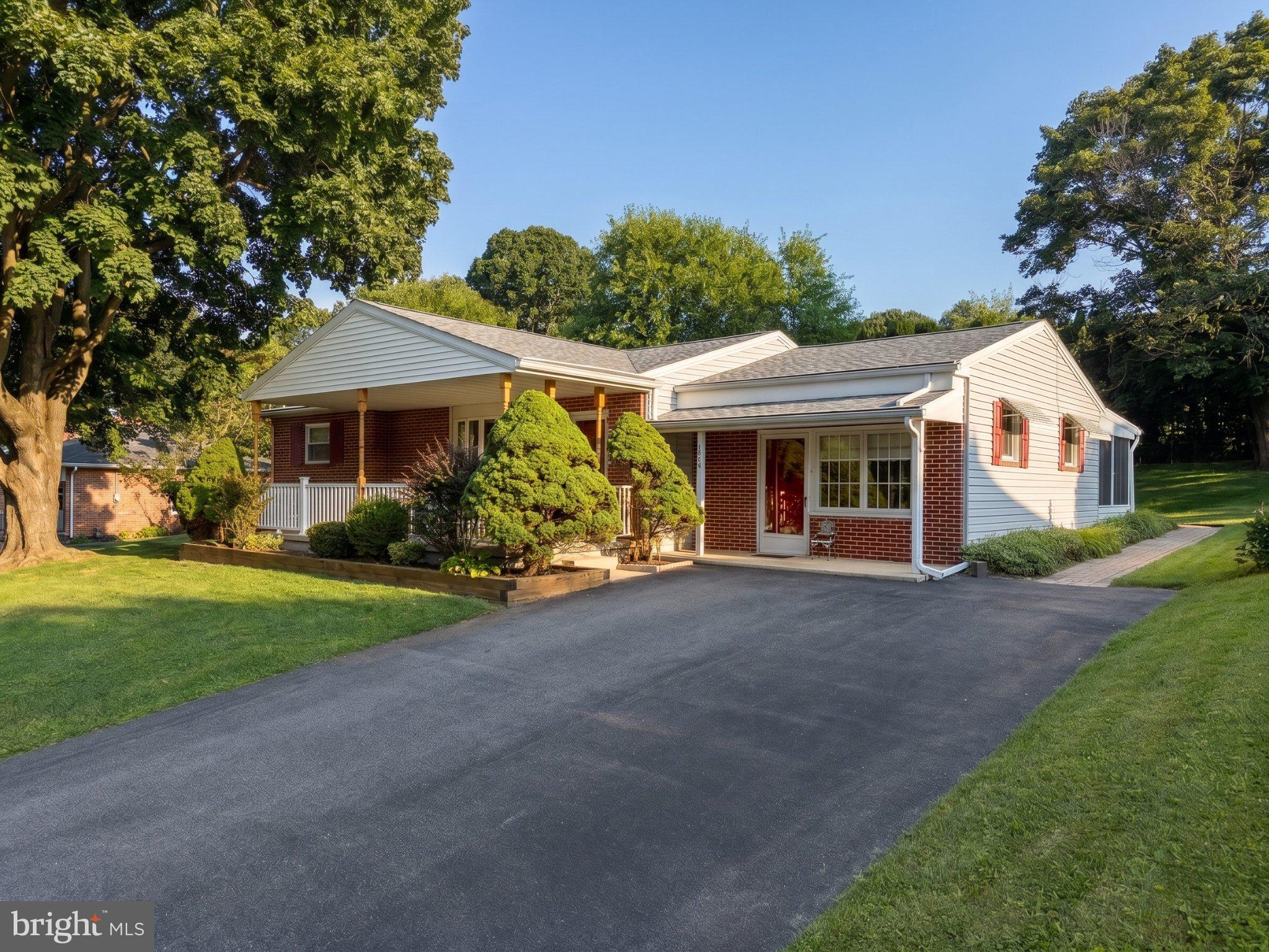 9421 East Springfield Road Seven Valleys, PA 17360 - Photo 1 of 30 Gallery Image 1