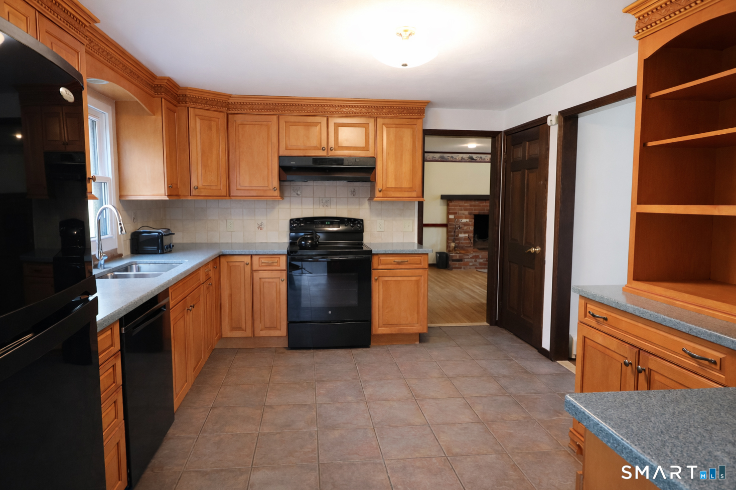 52 Great Ring Road Newtown, CT 06482 - Photo 12 of 40