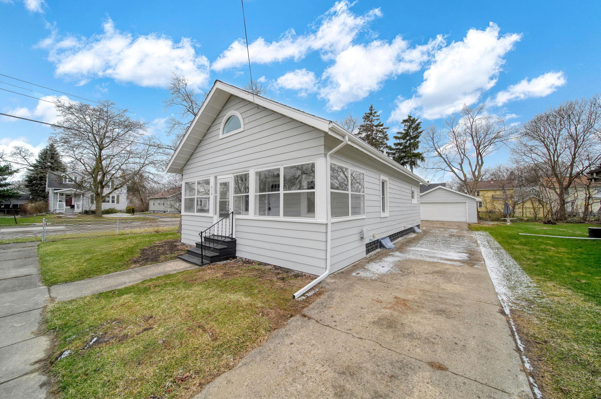 610 Seventh Street Jackson, MI 49203 - Photo 1 of 38 1