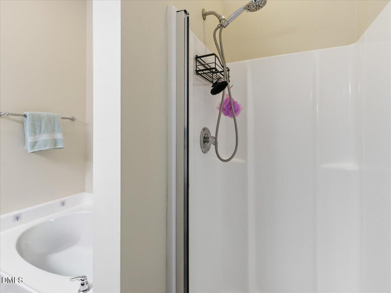 718 Wickham Ridge Road Apex, NC 27539 - Photo 26 of 54 33-Primary Bathroom