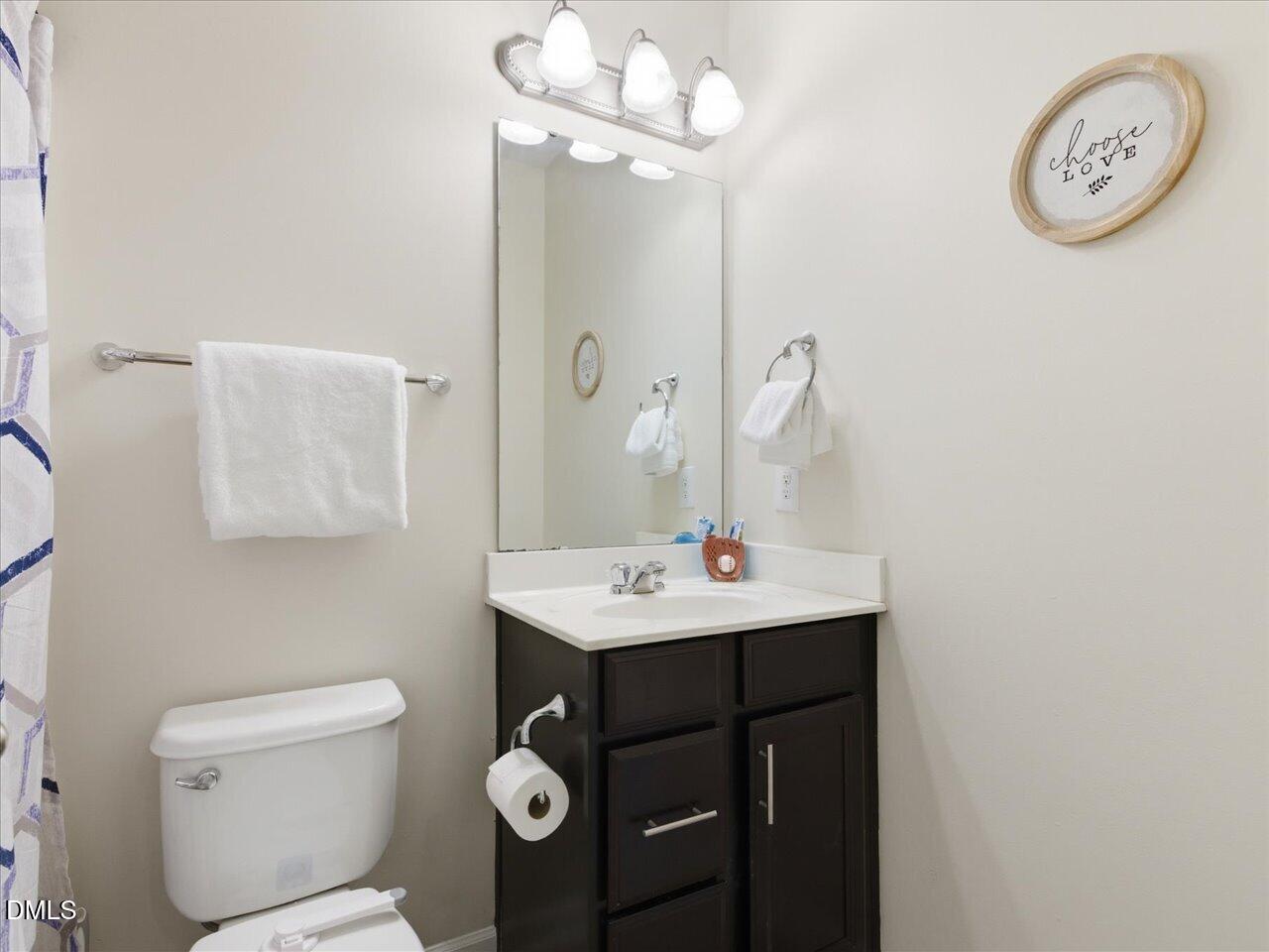718 Wickham Ridge Road Apex, NC 27539 - Photo 32 of 54 39-Attached Bath