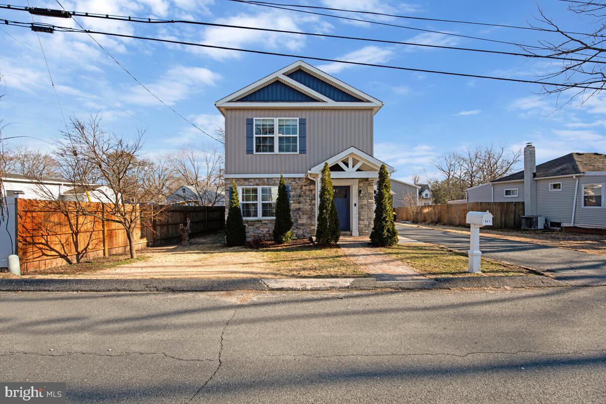 941 8th Street Pasadena, MD 21122 - Photo 35 of 41 a view of a house with a street