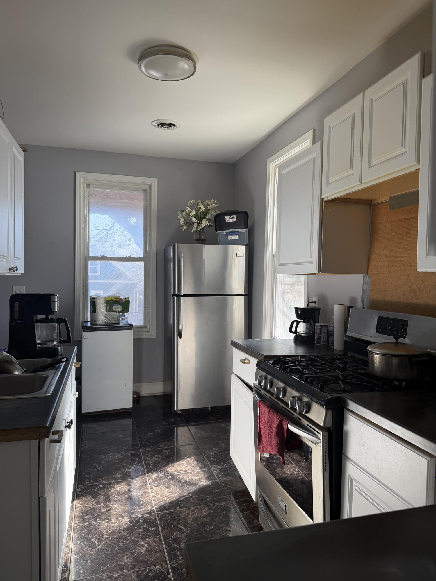 2136 South 16th Street, Unit 2138 Milwaukee, WI 53215 - Photo 3 of 21 Kitchen Upper