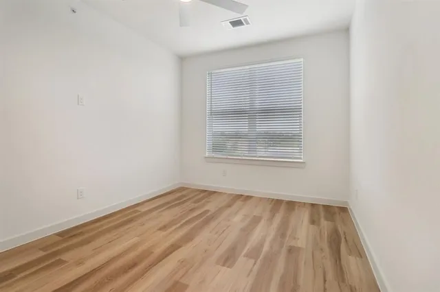 $1,930 | 405 North Ewing Avenue, Unit 416, Dallas, TX 75203