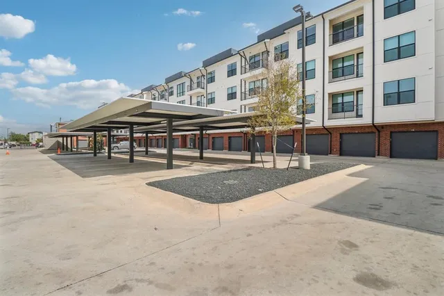 $1,930 | 405 North Ewing Avenue, Unit 416, Dallas, TX 75203