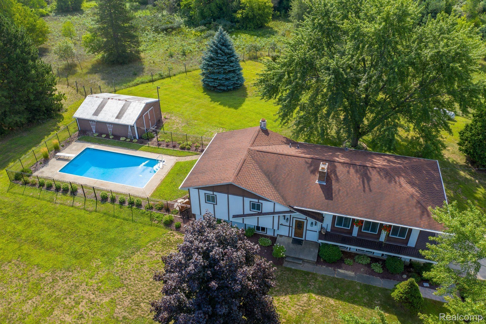 9611 Barkley Road Millington, MI 48746 - Photo 35 of 39 cDiWZNaZUW3oSZaTWwnA@size_mxp4vh - Copy.jpg