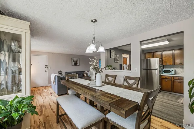 $179,900 | 179 Old Lyme Drive, Unit 7, Amherst, NY 14221