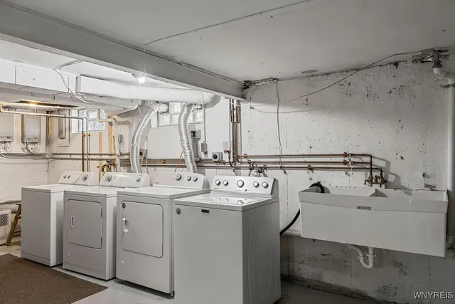 $179,900 | 179 Old Lyme Drive, Unit 7, Amherst, NY 14221