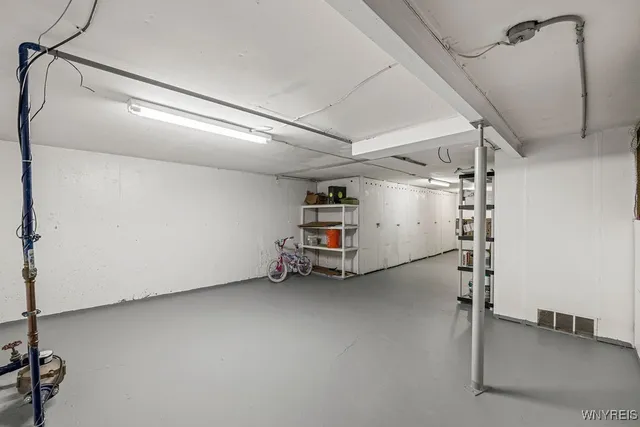 $179,900 | 179 Old Lyme Drive, Unit 7, Amherst, NY 14221