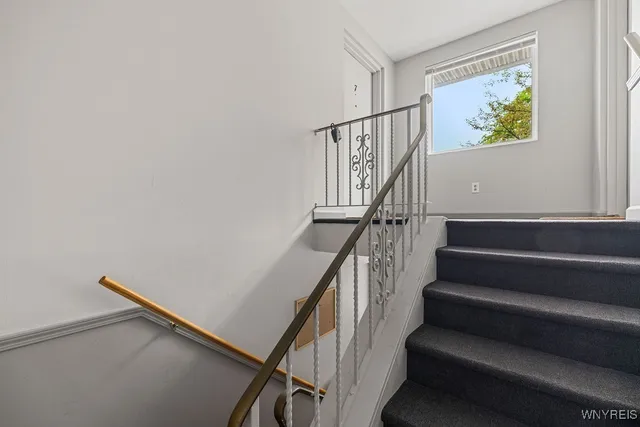 $179,900 | 179 Old Lyme Drive, Unit 7, Amherst, NY 14221