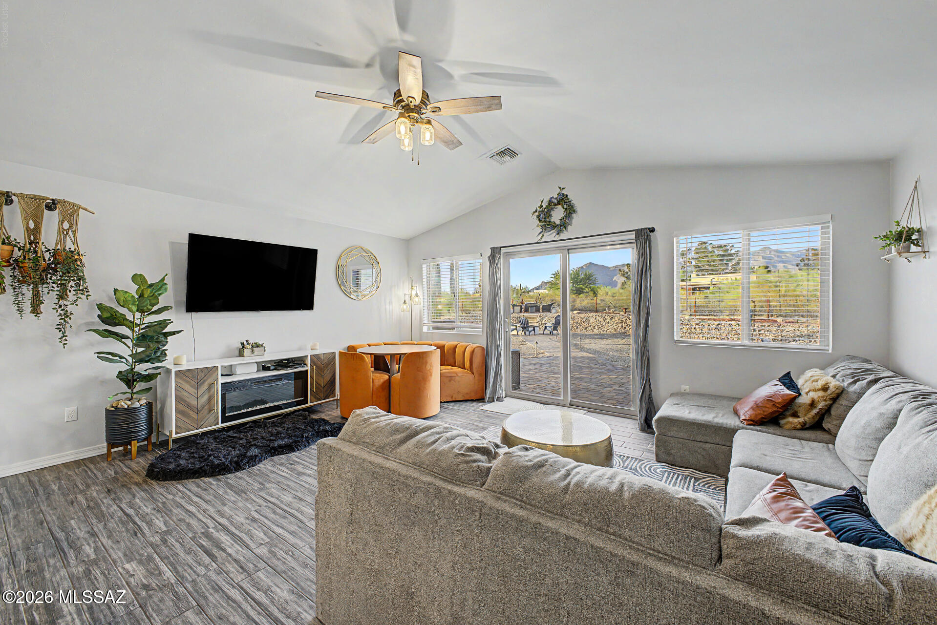1146 West Las Lomitas Road Tucson, AZ 85704 - Photo 9 of 50 Living room
