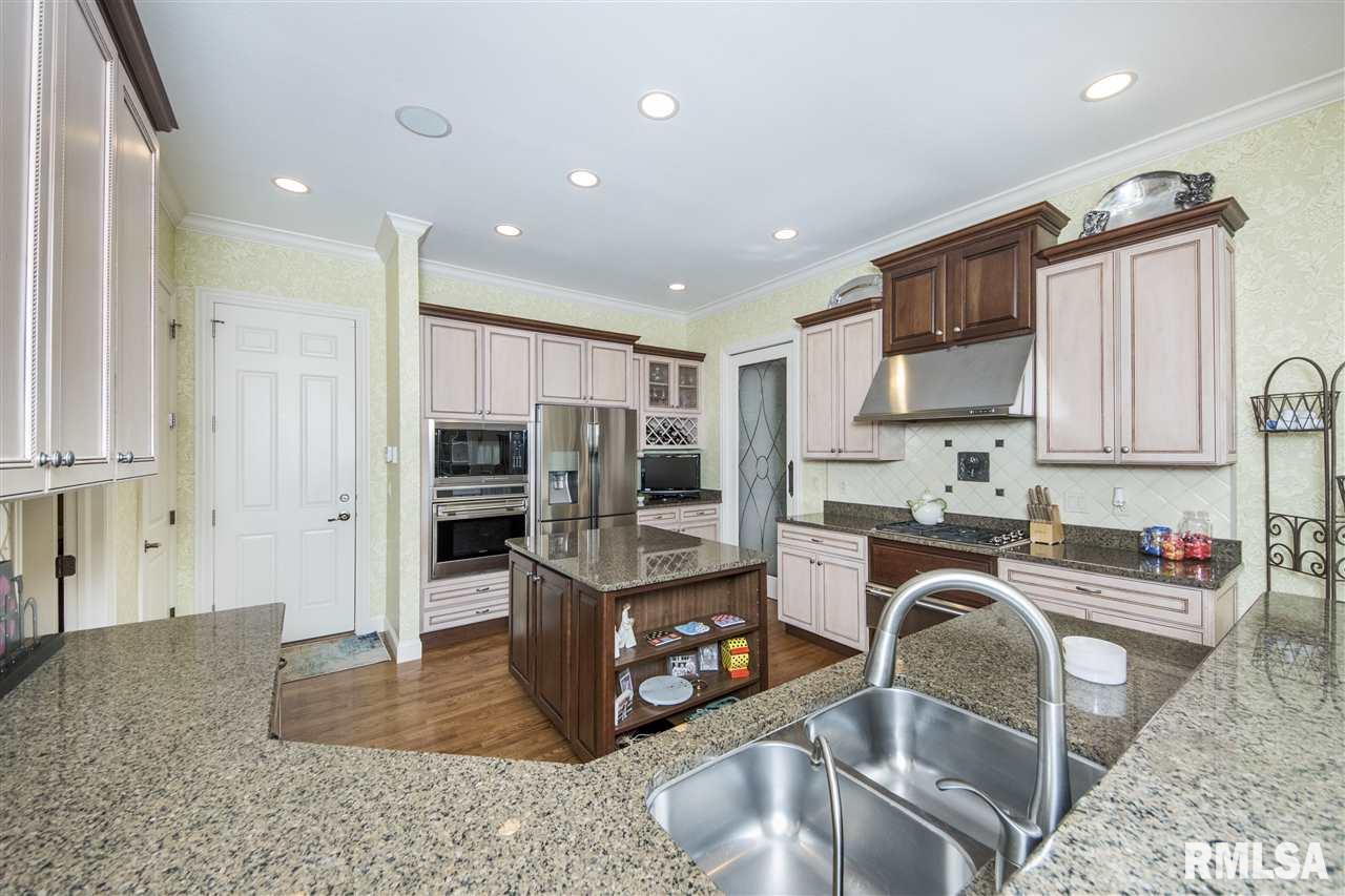 83 Sapphire Point Morton, IL 61550 - Photo 13 of 36 Gallery Image 13