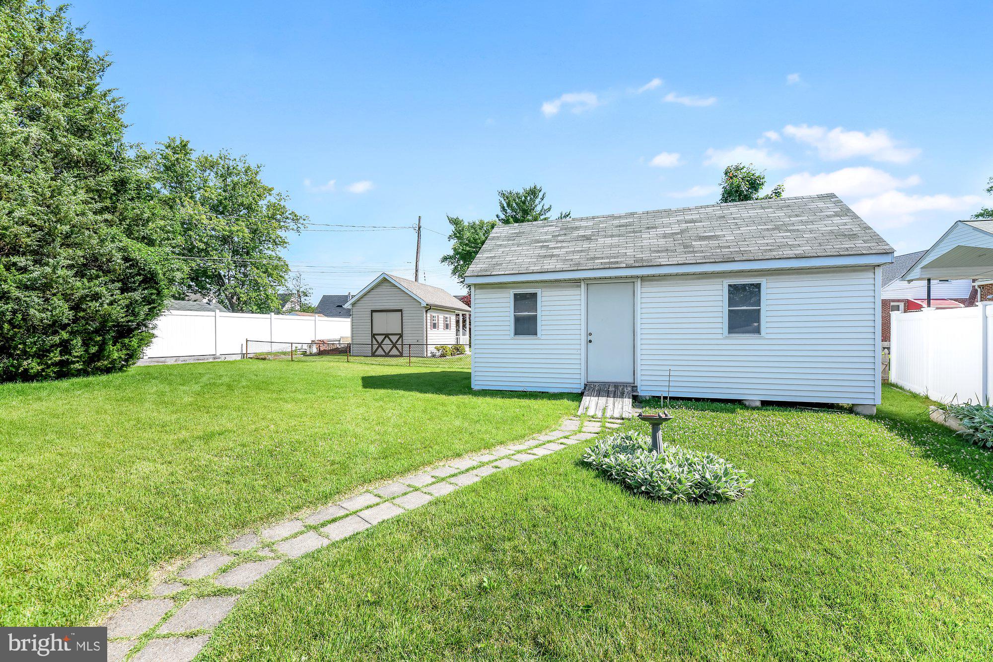2812 5th Avenue Baltimore, MD 21234 - Photo 6 of 39 Workshop View Two. With windows!