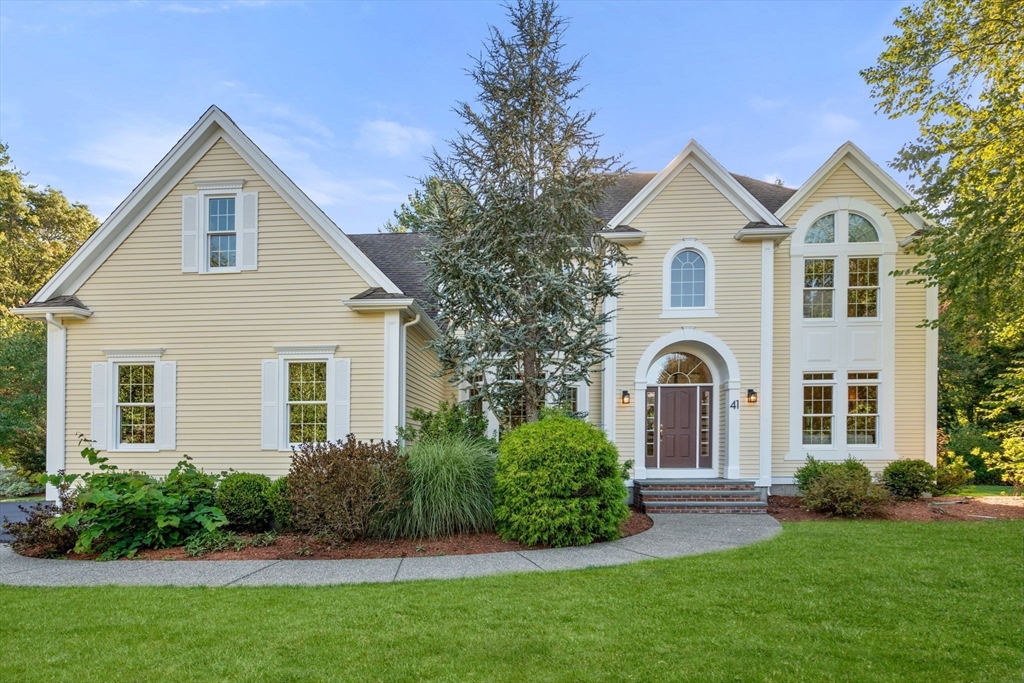 41 Oriole Road Medfield, MA 02052 - Photo 1 of 41 Gallery Image 1