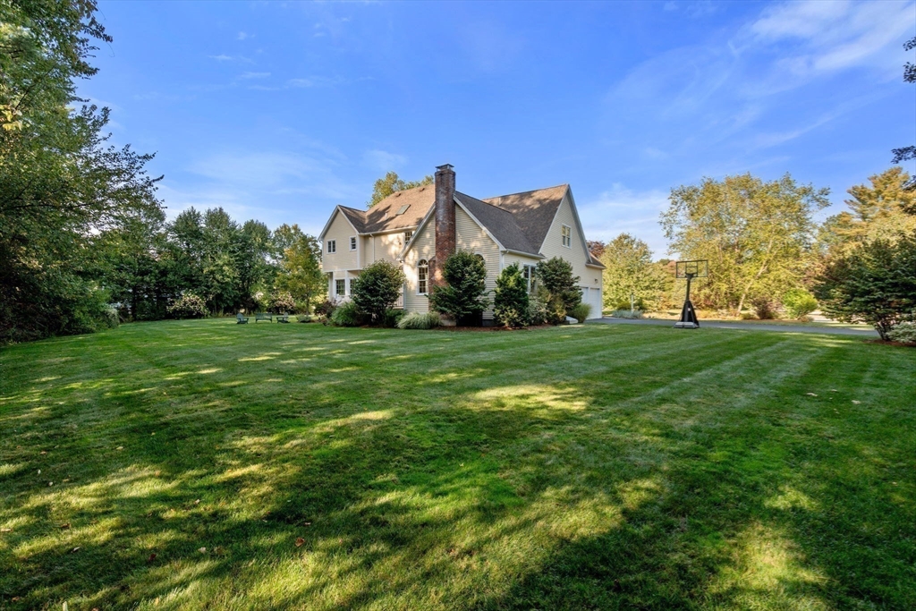 41 Oriole Road Medfield, MA 02052 - Photo 3 of 41 Gallery Image 3