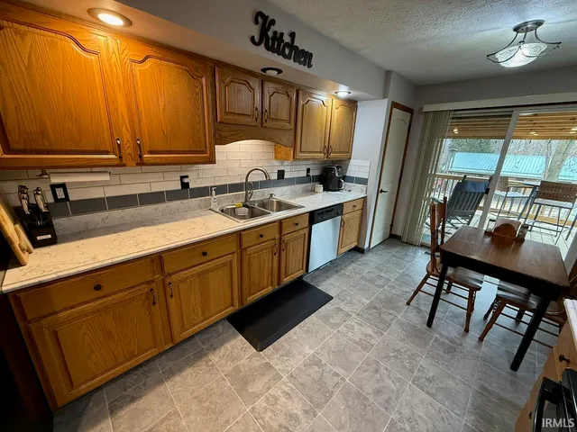 $369,900 | 331 Southbrook Drive, Evansville, IN 47711