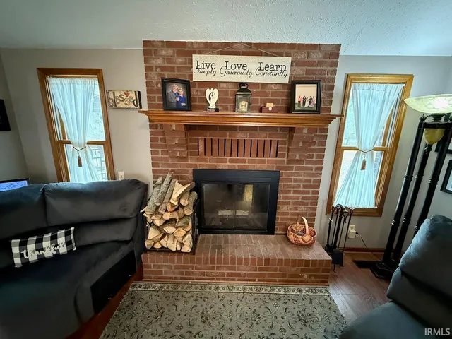 $369,900 | 331 Southbrook Drive, Evansville, IN 47711