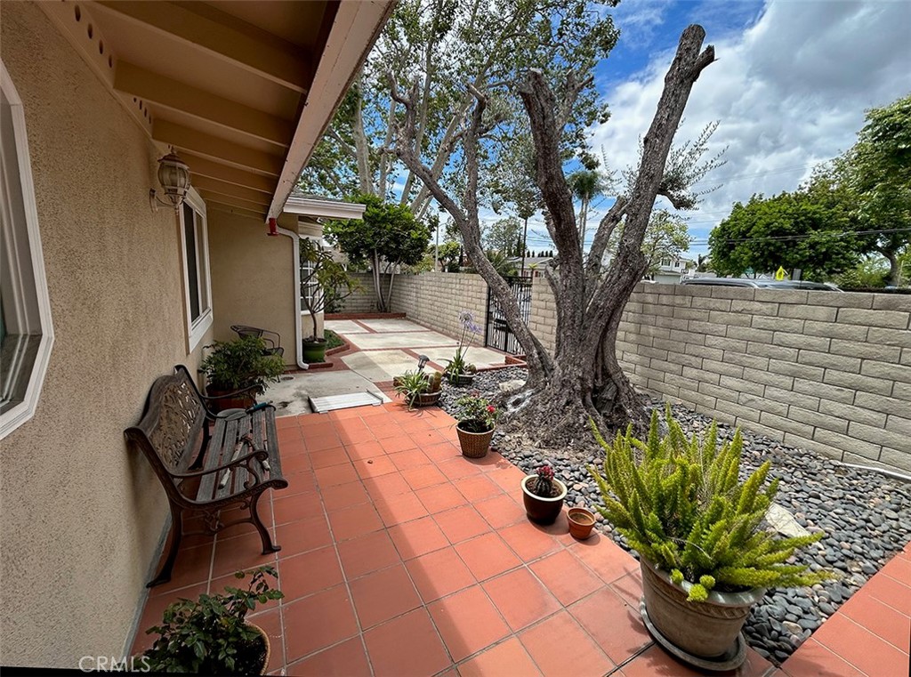 11582 Foster Road Los Alamitos, CA 90720 - Photo 2 of 26