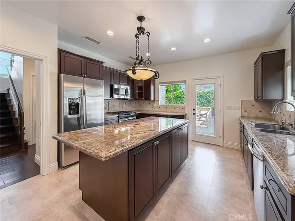 $6,700 | 5960 Balcom Avenue, Encino, CA 91316