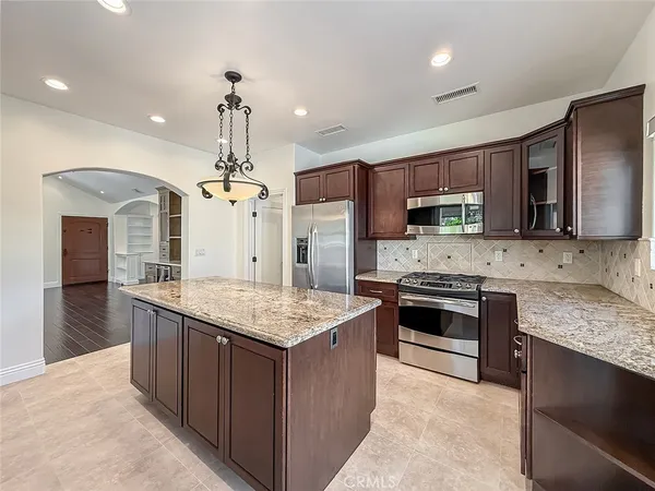$6,700 | 5960 Balcom Avenue, Encino, CA 91316