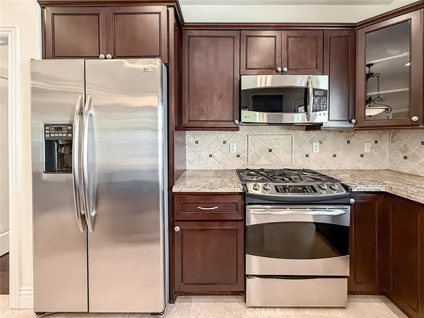 $6,700 | 5960 Balcom Avenue, Encino, CA 91316