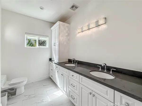 $6,700 | 5960 Balcom Avenue, Encino, CA 91316