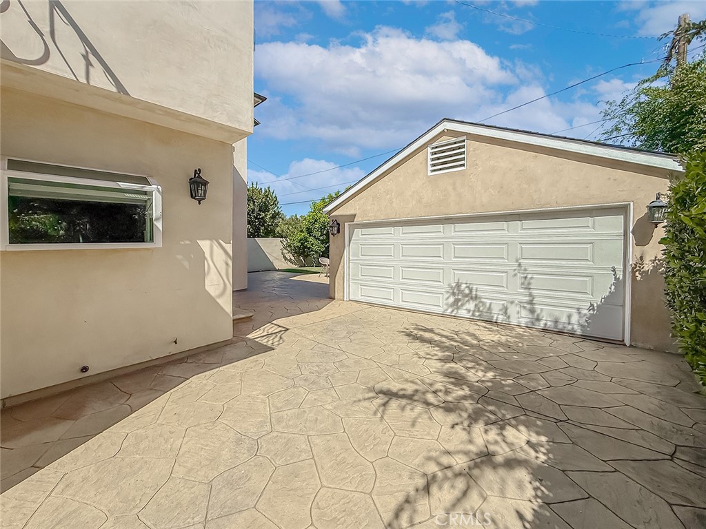 5960 Balcom Avenue Encino, CA 91316 - Photo 55 of 58 a view of backyard of house
