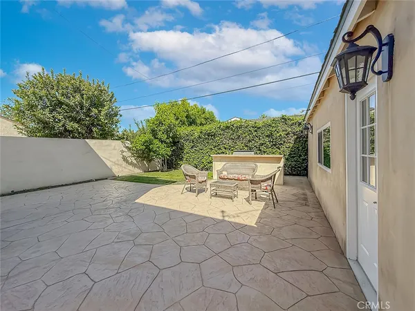 $6,700 | 5960 Balcom Avenue, Encino, CA 91316