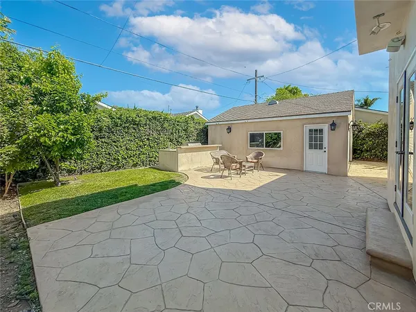 $6,700 | 5960 Balcom Avenue, Encino, CA 91316