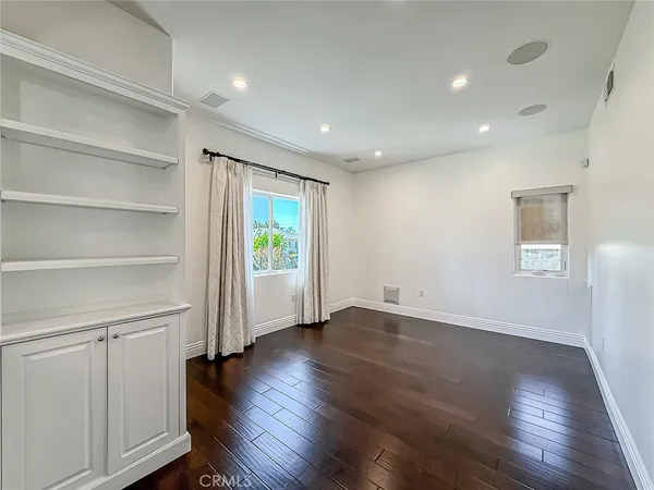 $6,700 | 5960 Balcom Avenue, Encino, CA 91316