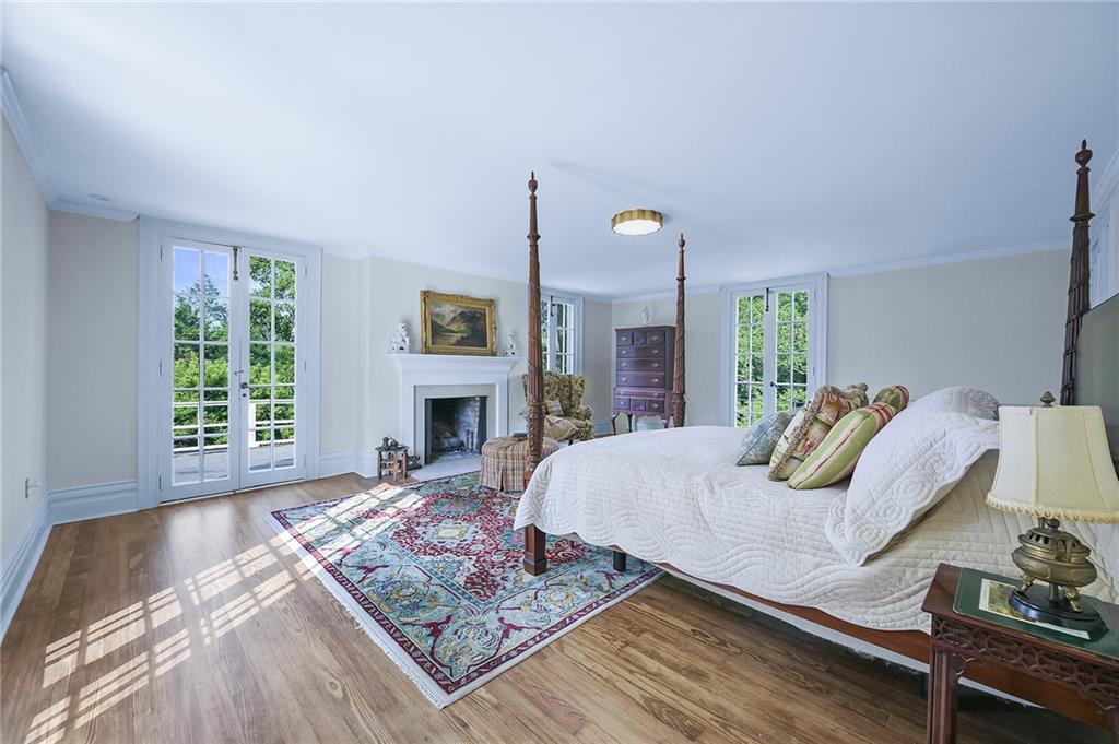526 Scaife Road Sewickley, PA 15143 - Photo 24 of 50 a living room with furniture rug and window