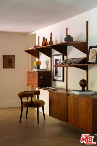 $5,995,000 | 1364 Londonderry Place, Los Angeles, CA 90069