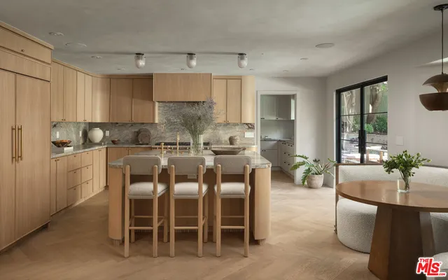 $5,995,000 | 1364 Londonderry Place, Los Angeles, CA 90069