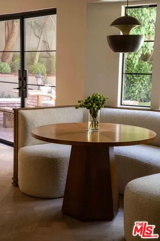 $5,995,000 | 1364 Londonderry Place, Los Angeles, CA 90069